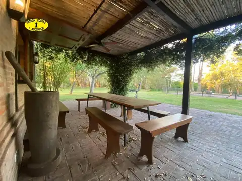 Casa 6 ambientes con 5 baños