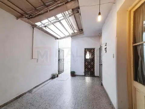 Casa 3 ambientes con 2 baños