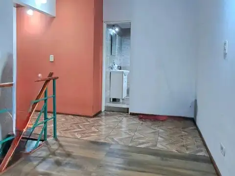 CASA CON COCHERA Y QUINCHO