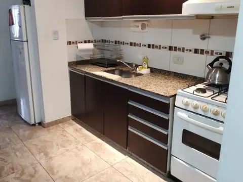 Depto 2 amb. 1er piso x escalera en ctra. fte.  terraza propia con lavadero independiente