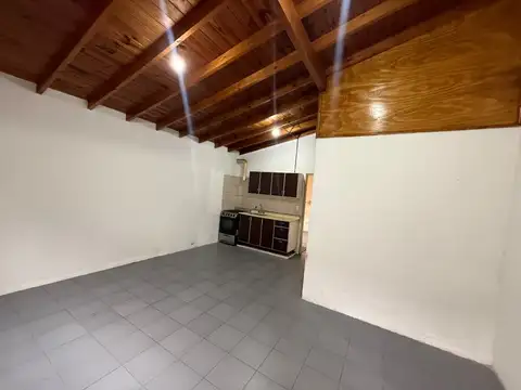 Depto Tipo Casa en Alquiler en Loma Hermosa, $ 450.000