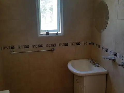 Departamento de dos dormitorios en planta alta