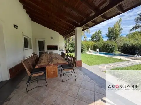Casa 5 ambientes con 3 baños