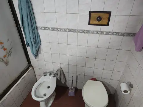 PH. 3AMB AL FTE., P. BAJA, LIVING, COMED DIARIO, COCI. 2 DORM., BAÑO,TERRAZA C/ PARRILLA, MAS CUARTO. CONSULTE|