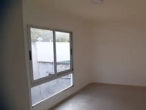 Departamento 7 ambientes con 1 baño