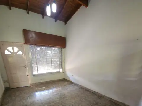 Depto Tipo Casa en Alquiler de 2 dormitorios