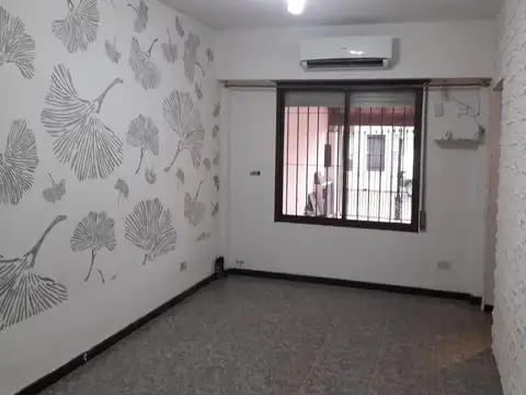 Casa en Alquiler con 1 cochera