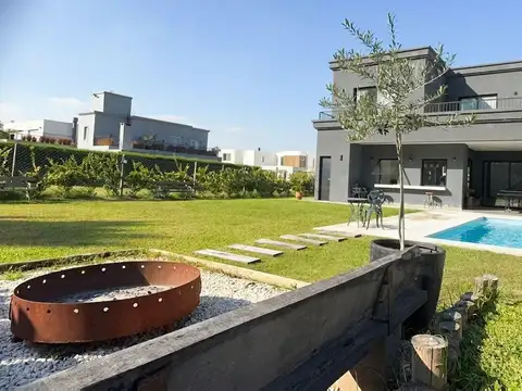 Casa en venta, Barrio Santa Ana, Villanueva