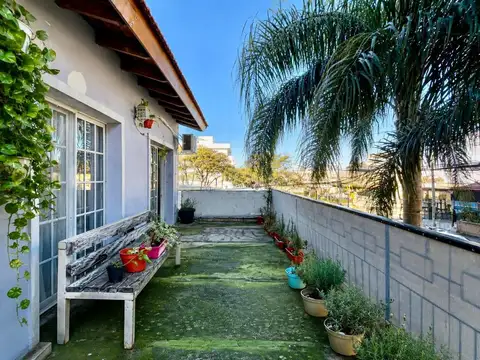 VENTA / PERMUTA CASA  - 3 viviendas y 1 local