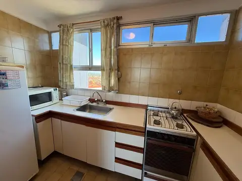 Av. 1 e/ Paseo 145 y 146