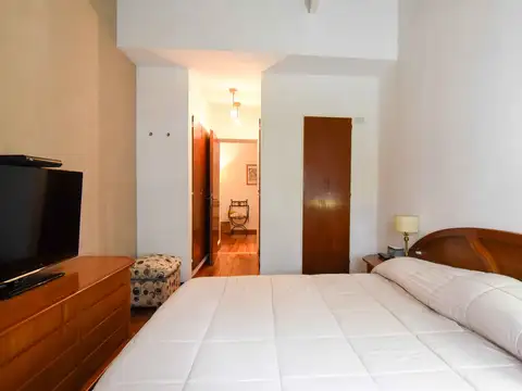 Venta casa tríplex 4 amb cochera parrilla, Flores