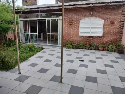 Casa 3 ambientes con 1 baño
