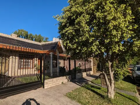 Casa 3 ambientes con 2 baños