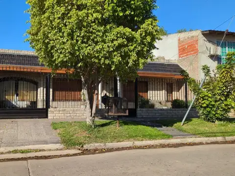 Casa en Venta en José Mármol, USD 179.000