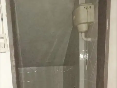 LOCAL 50 MTS CON ENTRADA PARA CAMIONES Y FONDO LIBRE - LOS POLVORINES - MALVINAS ARGENTINAS