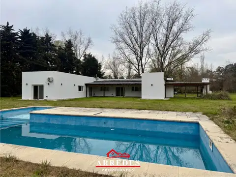Casa 4 ambientes con 3 baños