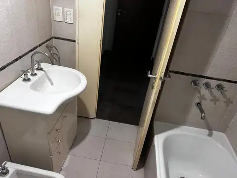 ALQUILER MONOAMBIENTE CON BALCÓN EN CABALLITO