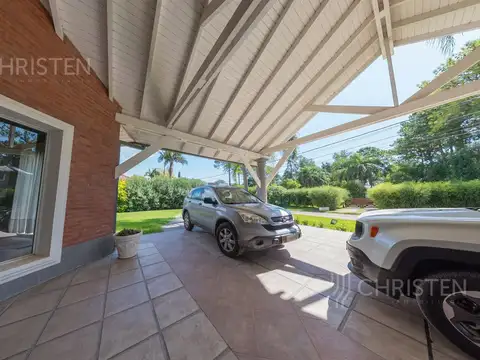 Casa 6 ambientes con 2 baños