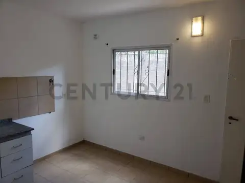 Casa 2 ambientes con 1 baño