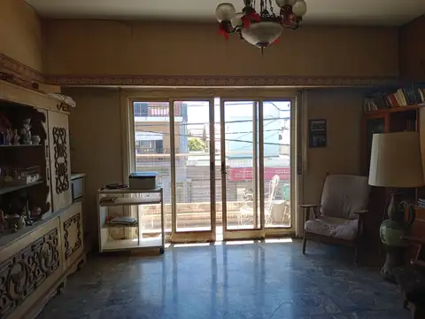 Casa en alquiler, solo Uso Comercial, en 1° Piso