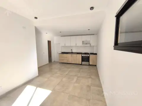 Depto Tipo Casa en Alquiler en Villa Ballester, $ 650.000