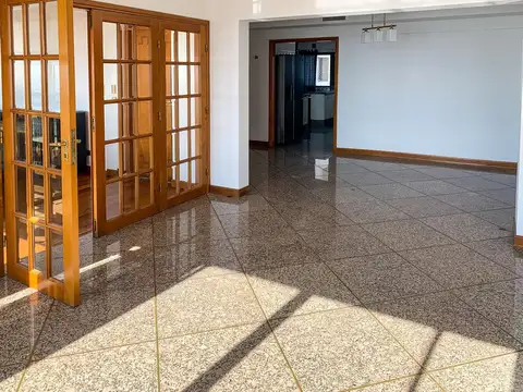 Departamento en Venta con 2 cocheras