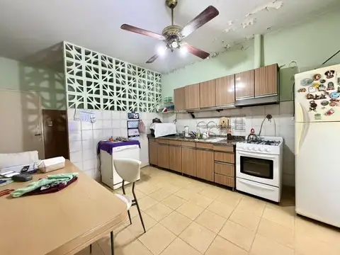 Chalet 4 ambientes en planta baja.