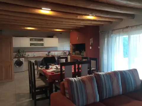 Casa en Venta con 3 cocheras