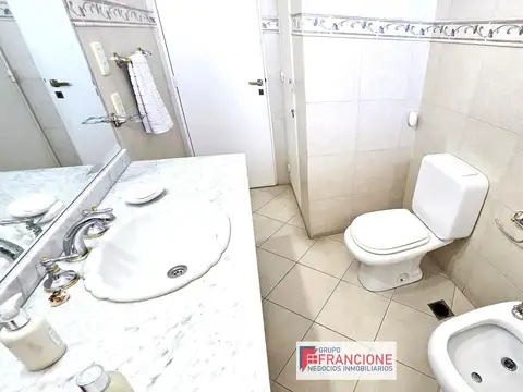 Departamento 4 ambientes con 3 baños