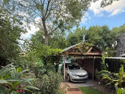 Bonita Casa de 3 dormitorios rodeada de Patio-Jardin