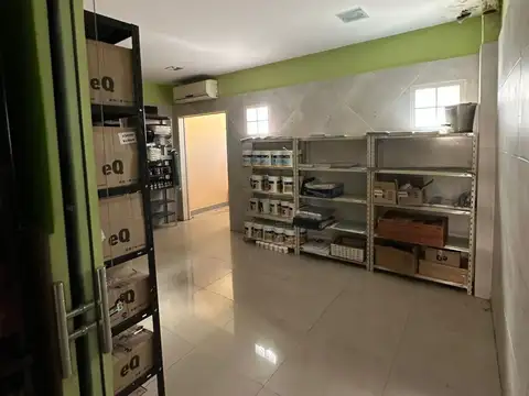 Alquiler de Edificio Comercial en Valentín Alsina, Lanús .