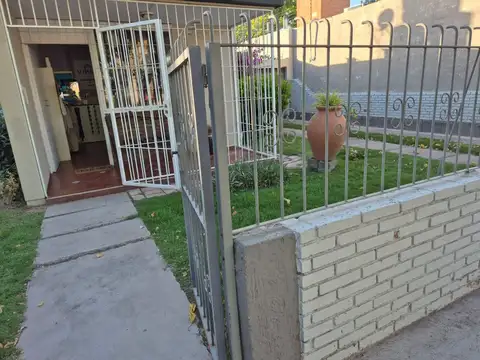 Venta de casa en 2do B° CEC  de San Martín, Mza
