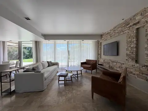Casa 6 ambientes con 6 baños
