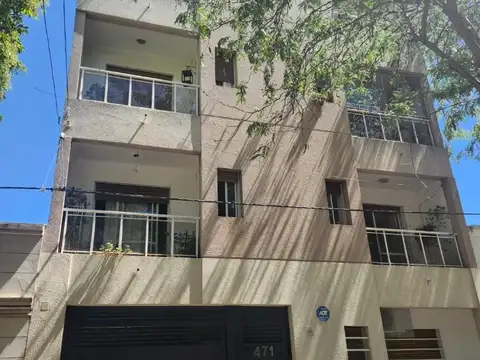 AMUEBLADO Departamento 1 dorm con cochera