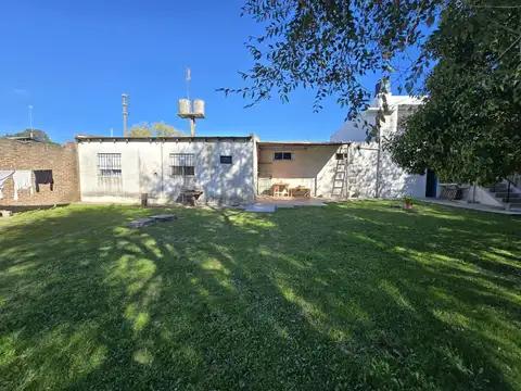 LOTE EN VENTA FLORENCIO VARELA CON LOCALES