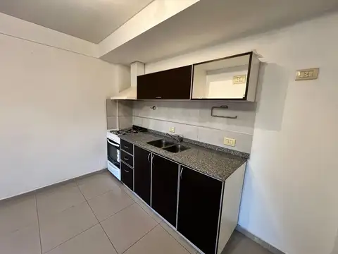 Cdte Guemes Torino 100, Piso 1