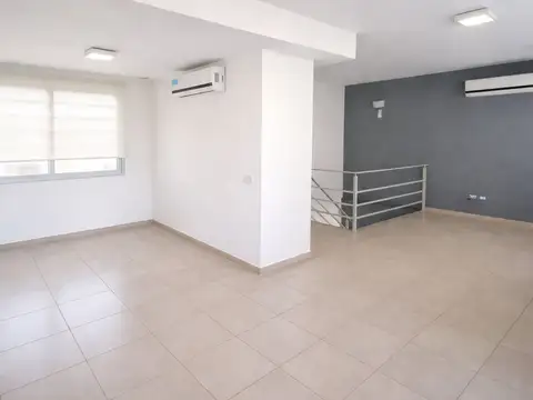 Oficina en venta en La Plata (Opcional Cochera)