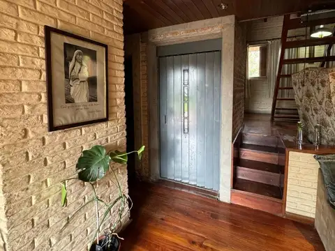 Casa en Venta con 3 cocheras
