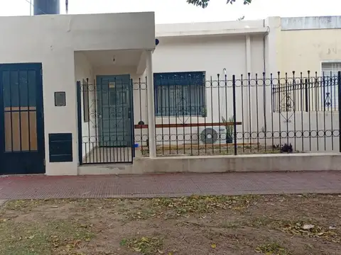 VENTA CASA GRANADERO PRINGLES 2 DORM DEPTO 1 DORM