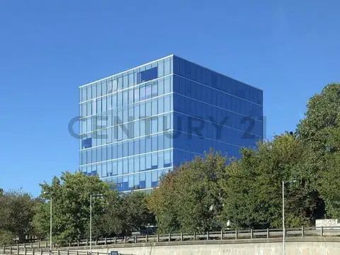 Oficina de categoría en Vte López con excelente acceso en VENTA