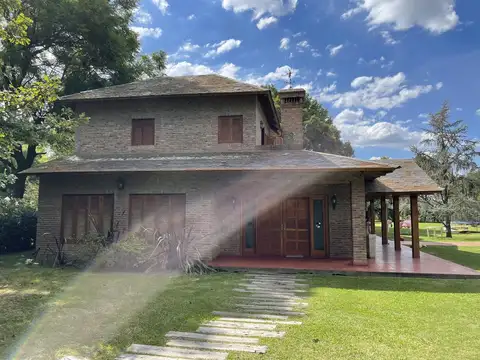 Casa 6 ambientes con 3 baños