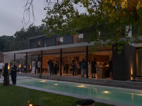 Casa 5 ambientes con 3 baños