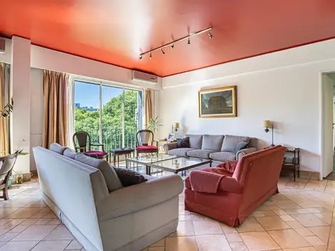 Venta de semipiso de 4 ambientes con dependendia y espacio guardacoche en Recoleta
