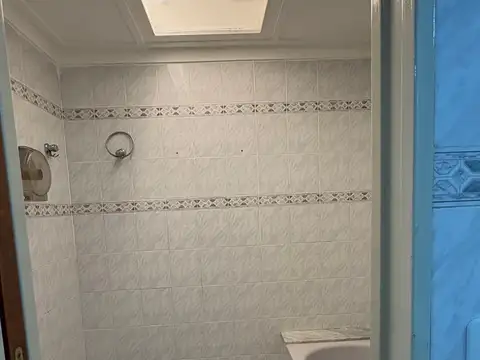 Alquiler. PH en 1° piso. Villa Luro. Impecable. 85m2. Luminoso.