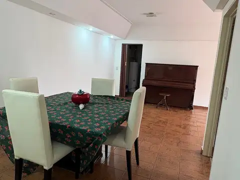 Depto Tipo Casa en Alquiler de 3 ambientes