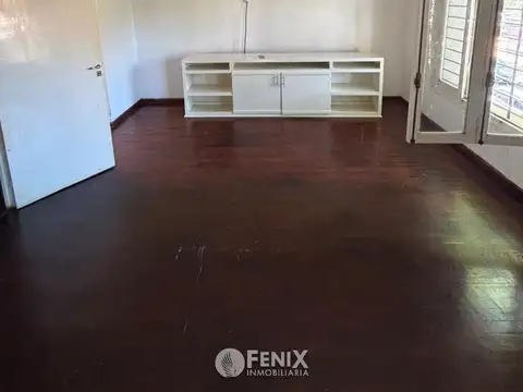 Casa en Alquiler con 1 cochera