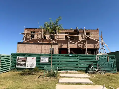 Av de los lagos 1600