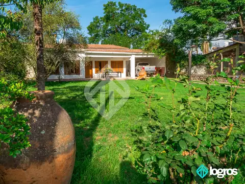 Casa en Venta con 2 cocheras