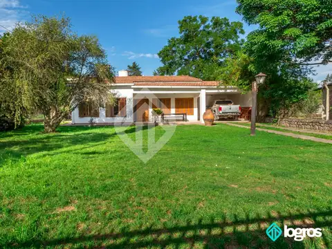 Casa 7 ambientes con 2 baños
