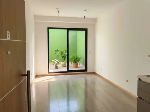 MONOAMBIENTE PB CON PATIO